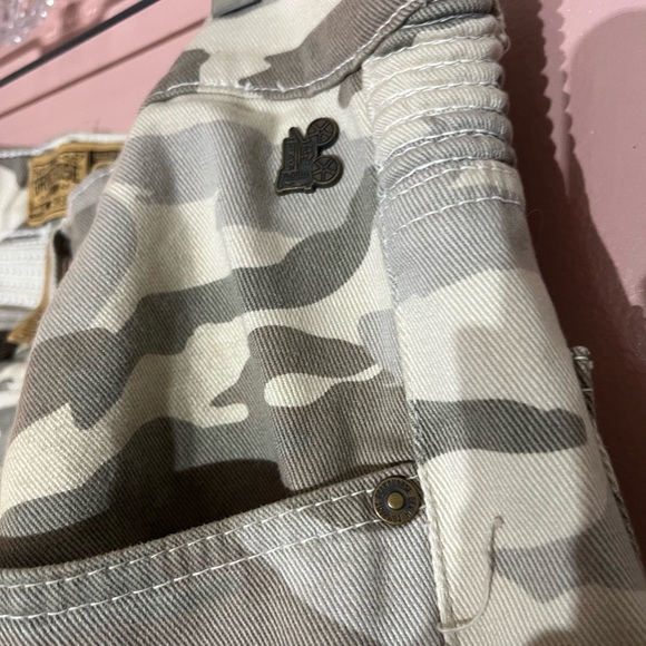 GRINDHOUSE Denim Men’s Size 40 Camouflage Shorts Distressed Stretch Y2K - Picture 6 of 9